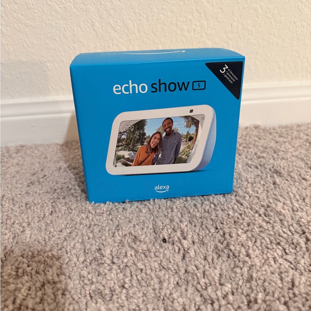Amazon Echo Show 5 - White and Blue Packaging